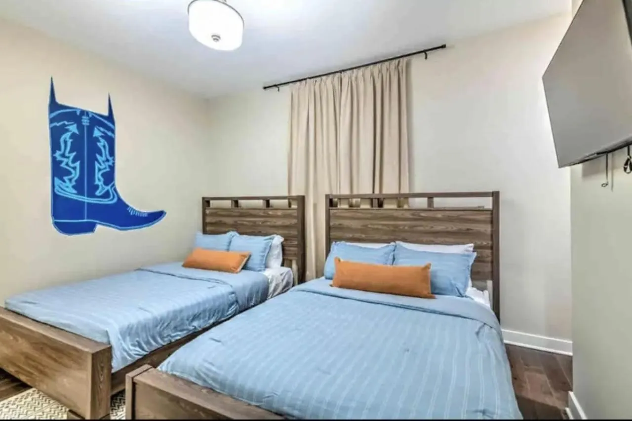 Luxury Four-Story Home, Rooftop Deck With Views, Pingpong! Sleeps 12! Nashville 0*,