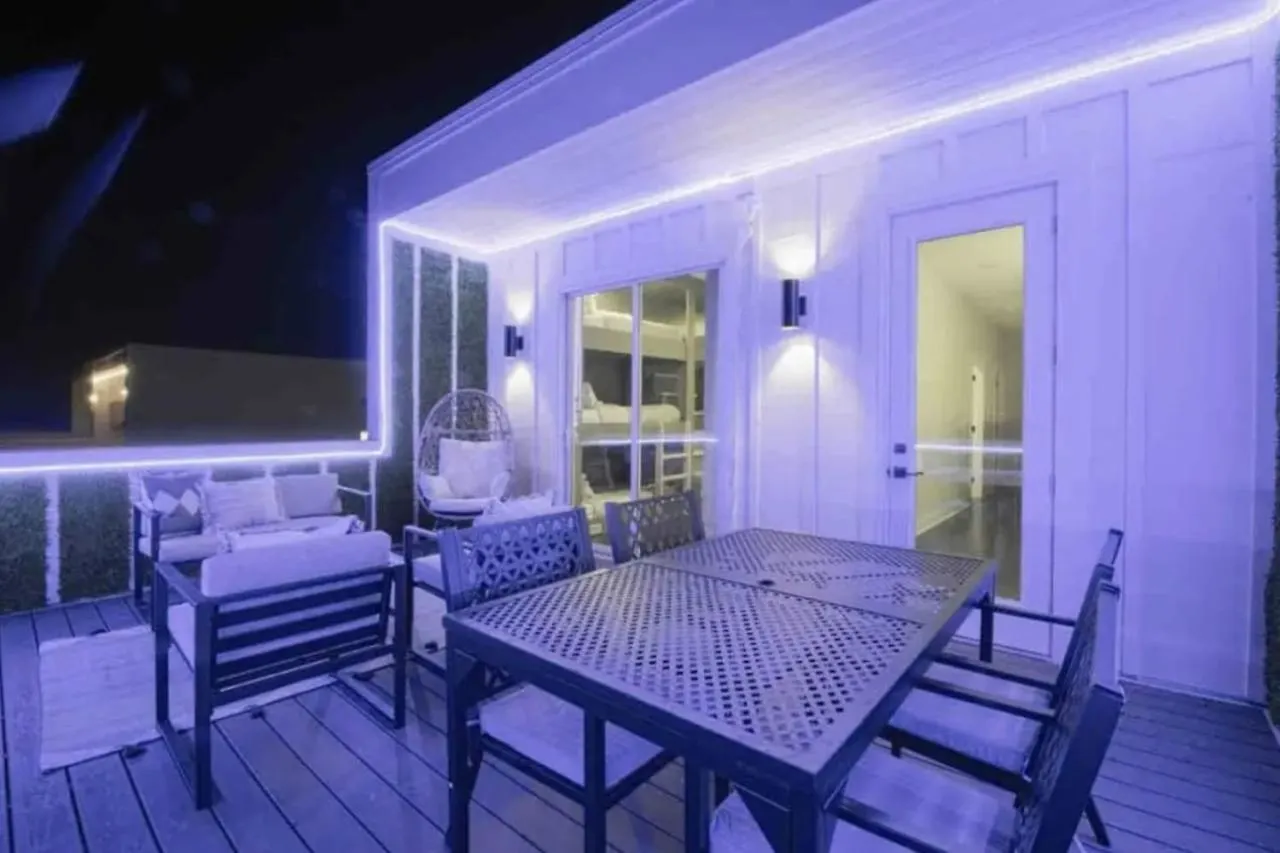 Luxury Four-Story Home, Rooftop Deck With Views, Pingpong! Sleeps 12! contacts