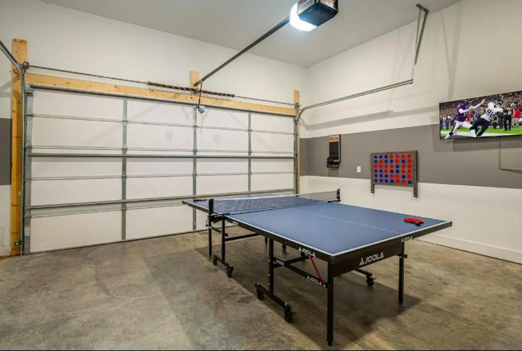 Holiday home Luxury Four-Story Home, Rooftop Deck With Views, Pingpong! Sleeps 12! Nashville